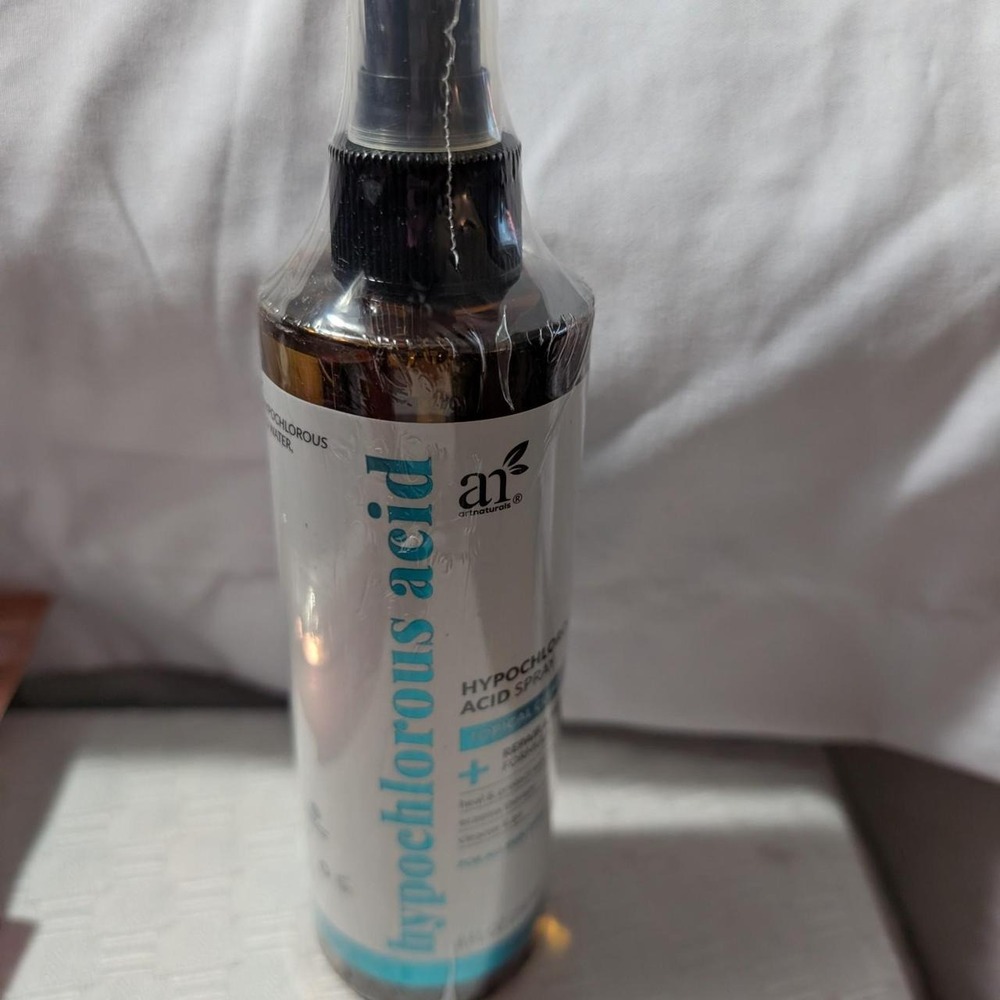 Hypochlorous acid spray sealed